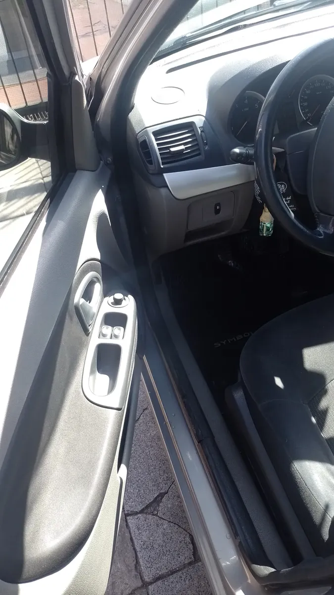 Renault Symbol 1.6 Luxe5639054069714329612