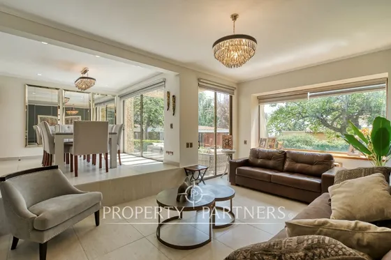Impecable Y Moderna Casa En Condominio La Reina Al...