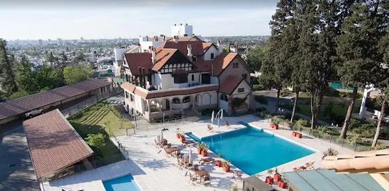 Departamento De Tres Dormitorios En Venta, Casonas Del Cerro