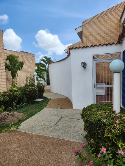 Sl. Townhouse En Venta Conj.  Los Veleros Ciudad Flamingo