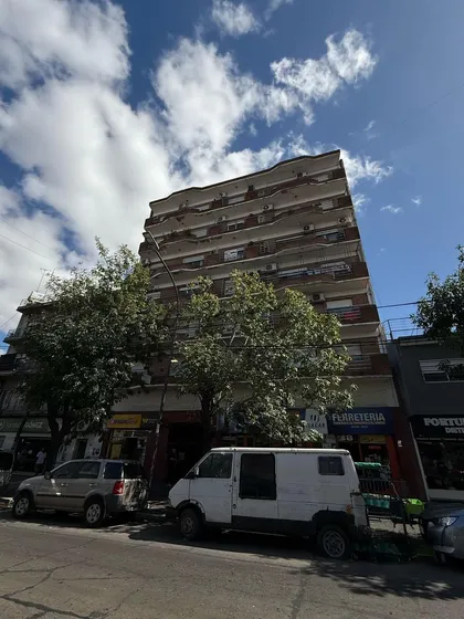 Monoamb Sobre Avenida *excelente Ubicacion*