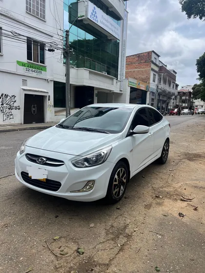 Hyundai Accent 1.6 Advance
