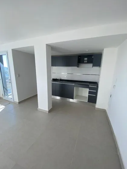 Departamento 2 Ambientes Con Balcon Centro De Ituzaingo 