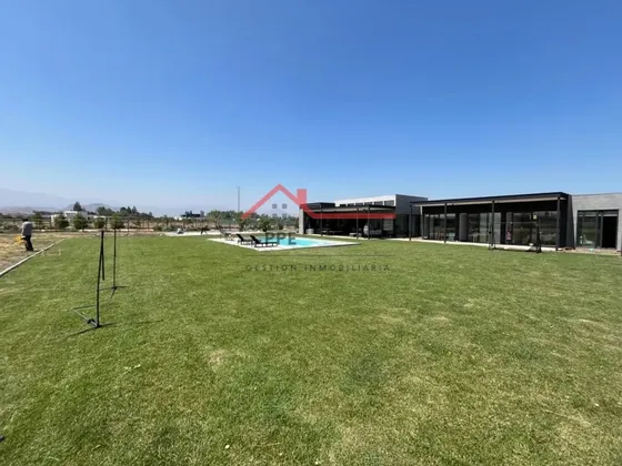 Casa En Venta De 4 Dorm. En Cond. Lasanta
