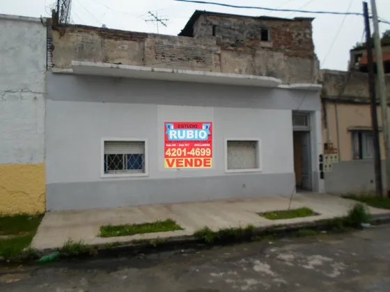 Propiedad En Block Con 3 Departamentos De 3 Ambientes, Patio Y Terraza!!