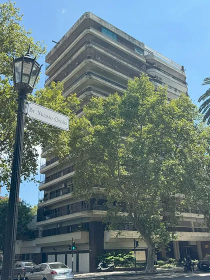 Departamento 3 Dormitorios  Bv. Oroño Y Zeballos