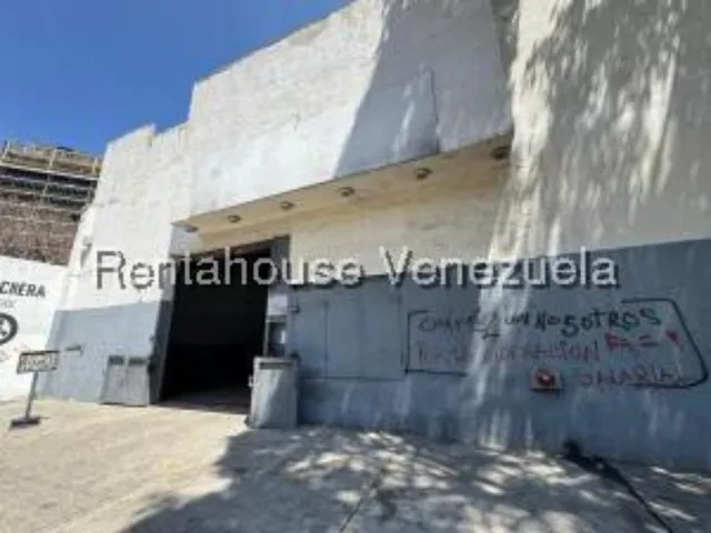  #25-16107   Amplio Galpón Ubicado En Av. Nueva Granada