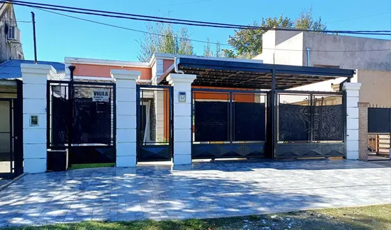 Casa  En Venta En Pilar, G.b.a. Zona Norte, Argentina
