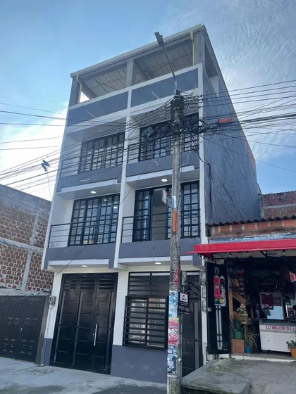 Edificio Nuevo!  3 Aptos + Bodega Independientes