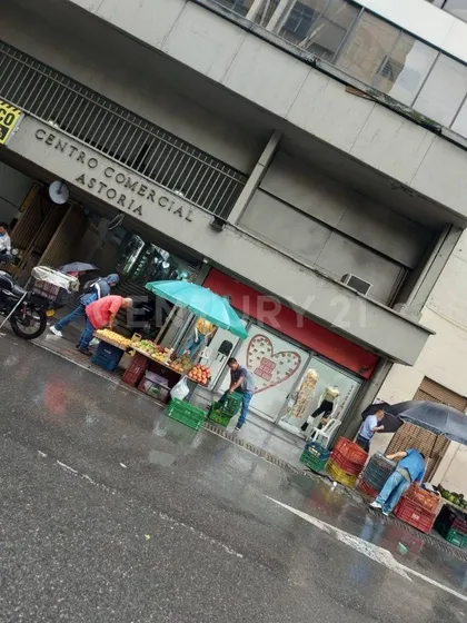 Se Arrienda Local Comercial - Avenida Palace- Centro