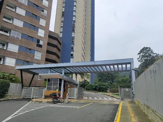 Apartamento Cerca A La Estacion Estrella Del Metro
