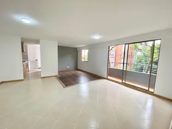  Apartamento En Venta Ubicado En Medellín Sector Loma De Los Bernal (27348).