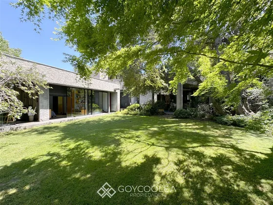 Casa En Venta De 5 Dorm. En Lo Barnechea