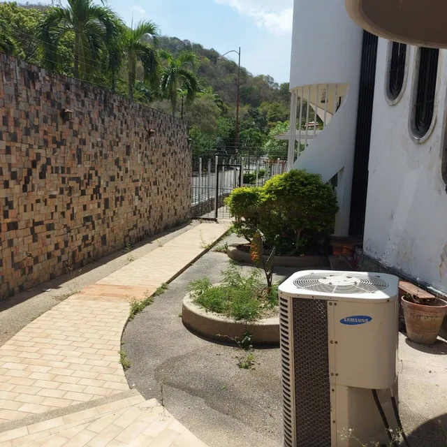 Annic Coronado Vende Casa De Esquina 2 Plantas Trigal Norte Calle Cerrada Ref. 237824