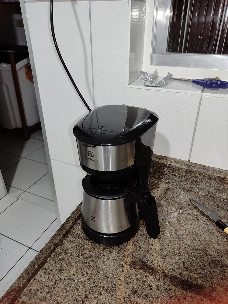 Cafeteira Elétrica Electrolux ECM22 C/ Jarra Inox Prateado - Imagem 4