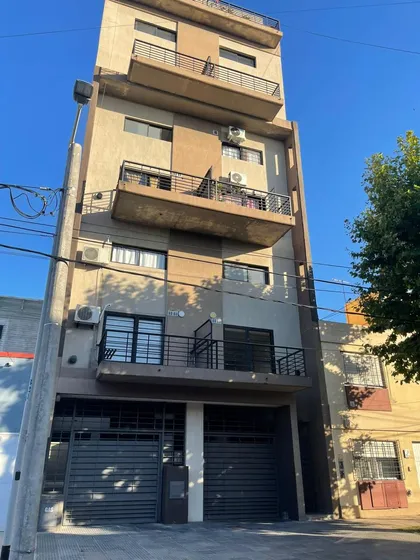 Departamento 2 Ambientes Con Cochera - Wilde Centro