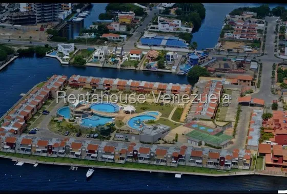 Venta De Town House En Higuerote Puerto Encantado Jg