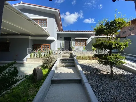 Hermosa Casa En Venta Remodelada En Calle Cerrada En Macaracuay. Ys1272583
