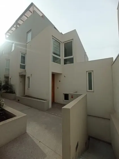 Se Vende Casa Tipo Townhouse En Condominio (cód. 544)