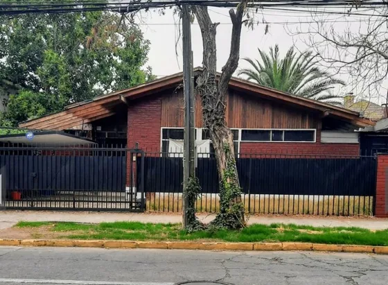 Se Vende  Gran Casa 8 /d 4/b Comuna De Ñuñoa