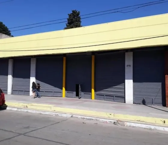 Venta Local Comercial.  Gonzalez Catan.  Int, F. Russo 