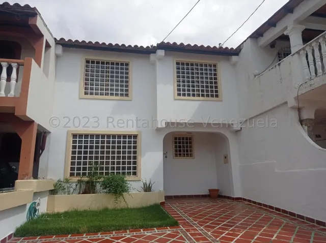 Venta Casa Duplex En Cabudare, Estilo Country De Ambientes Acogedores Y Calidez Urb La Riberena Rc
