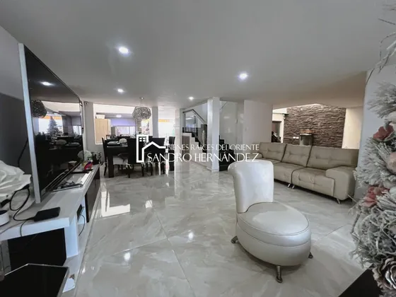  Venta De  Espectacular Casa En El Sector El Diamante 2 Bucaramanga