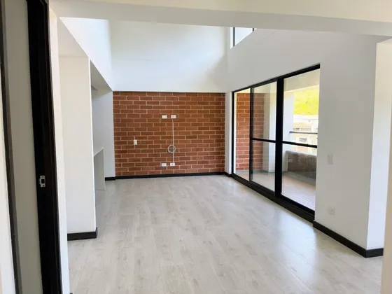  Apartamento En Arriendo Ubicado En El Retiro Sector Pantanillo (26878).