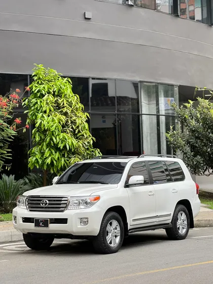 Toyota Land Cruiser 4.5 Elite Lc200