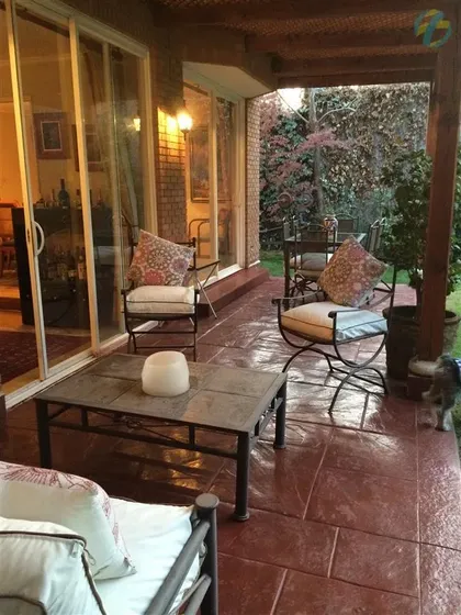 Casa En Venta De 5 Dorm. En Lo Barnechea