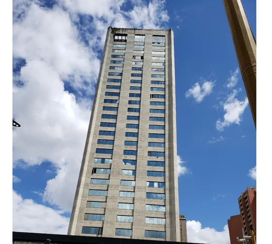 Prados Del Este Torre Humboldt Bella 110mts Amoblada Renovada Recepción Sala De Conferencia 5 Oficinas Staff Para 10 Personas Pisos De Porcelanato 2 Puestos Vigilancia Ascensores Nuevos