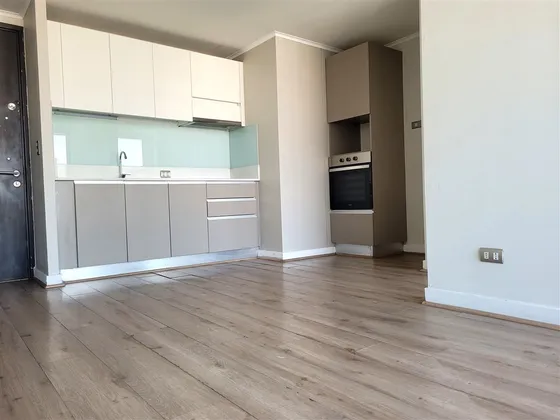 Departamento En Arriendo De 2 Dorm. En Independencia