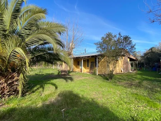 Casa-quinta Sobre Terreno De Media Hectárea