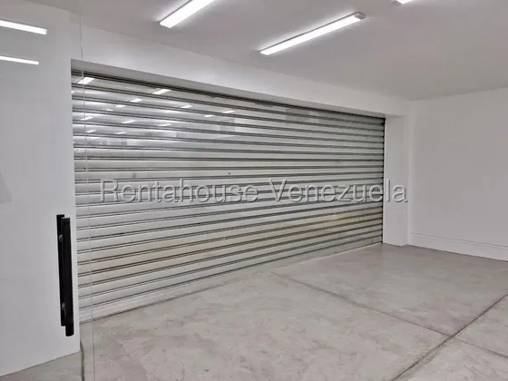 Local Comercial A Estrenar, Posibilidad De Taller Mecanico O Consecionario___ Rahml ___ 25-23608