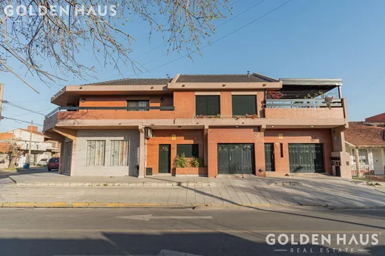 Casa Tipo Ph En Venta O En Block - 3 Locales - Lote Propio 