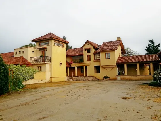 Espectacular Casa En Terreno De 20.000 M2 Calera De Tango