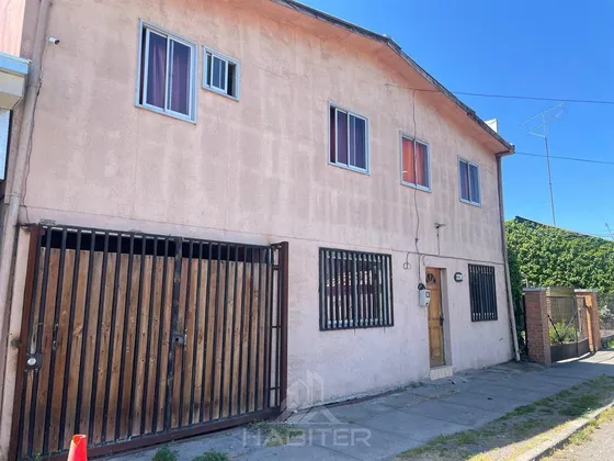Casa En Venta De 12 Dorm. En Curicó