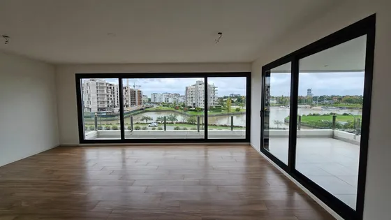 Venta Departamento 4 Ambientes Con Dependencia Al Rio En Barrio Puerto Escondido Nordelta