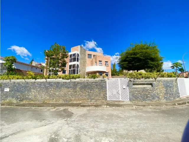 Se Vende Casa 580m² 4h+2s/4b+2s/4e Lomas De La Lagunita
