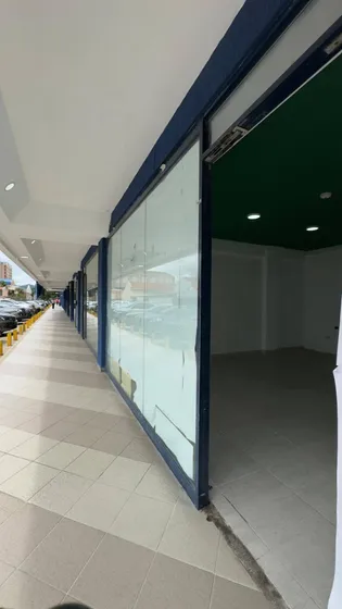 Local En Alquiler C.c Paseo La Granja Naguanagua, En Planta Baja, Excelente Ubicación, Fácil Acceso Un Oportunidad De Emprender. Dapo