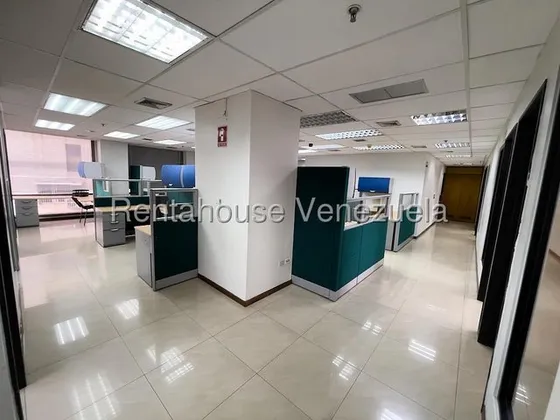 Oficina Comercial / Amoblada / Alquiler Chacao Mls - 25-24035