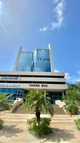 Oficina De 70,76 M2 En Arrendamiento. Torre Bvc, Lechería 