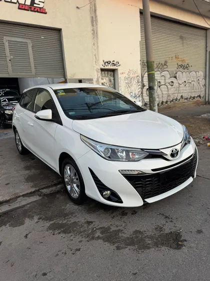 Toyota Yaris 1.5 107cv Xls Pack Cvt