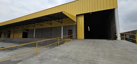 Se Alquila  10.700 M2 De Galpón En Zona Industrial De Barqui