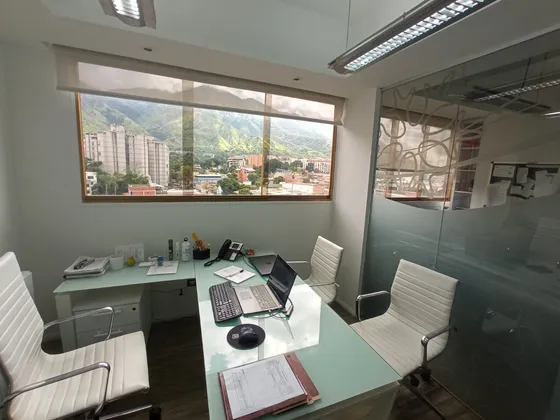 Oficina En Venta Los Dos Caminos Ym