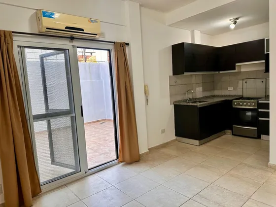 Venta Depto. 2 Ambs. Patio. Lomas De Zamora