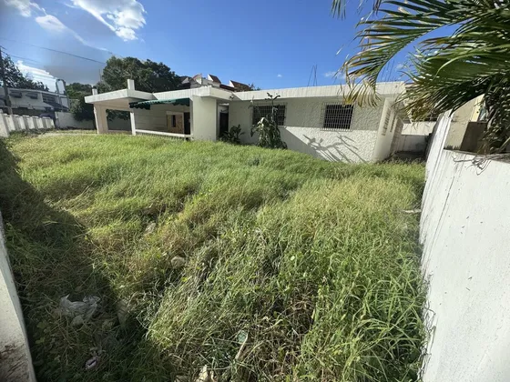 Casa Comercial En Urbanización Real