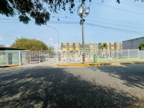 Raiza Suárez Vende Acogedor Apartamento En Urb. La Mora, Ubicado En Cabudare, 2 5 1 9 2 3 7