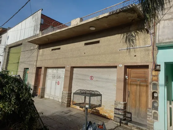 Casa En Valentin Alsina, 3 Ambientes, Terraza, 2 Cocheras 