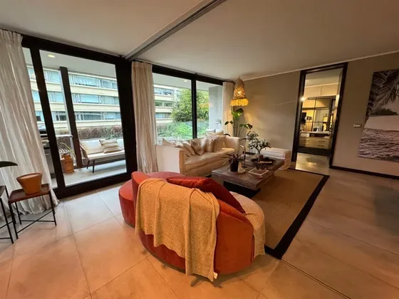 Departamento En Venta De 2 Dorm. En Las Condes